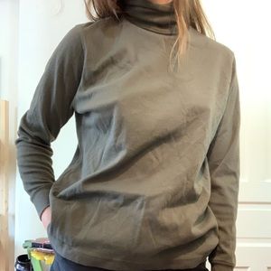 Turtle neck sweater